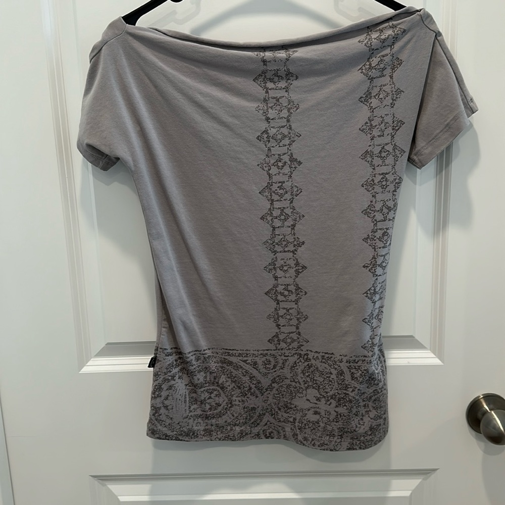 Psylo fashion original T-shirt.